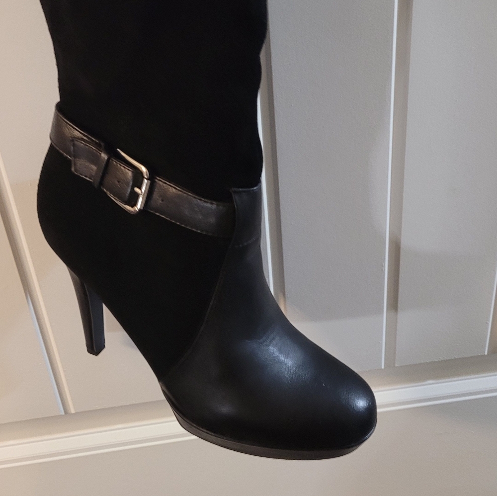 Black knee boots size 8